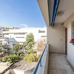 2 Bedrooms Center, Balcony - Happy Апартаменты