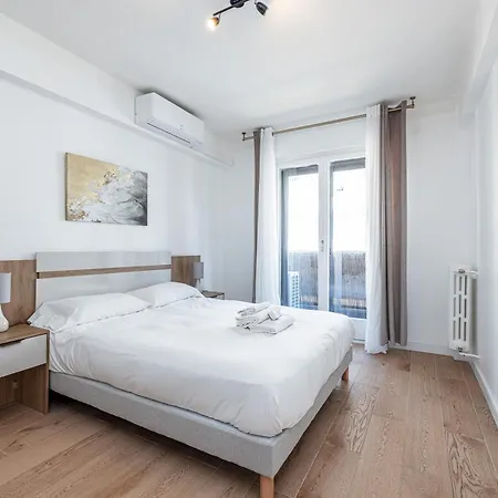 Daire Le Marly - Happy