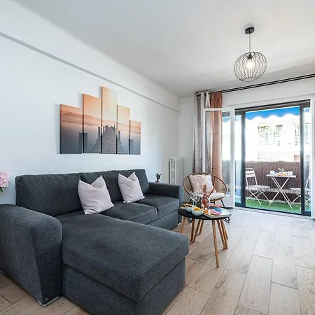 2 Bedrooms Center, Balcony - Happy Antibes