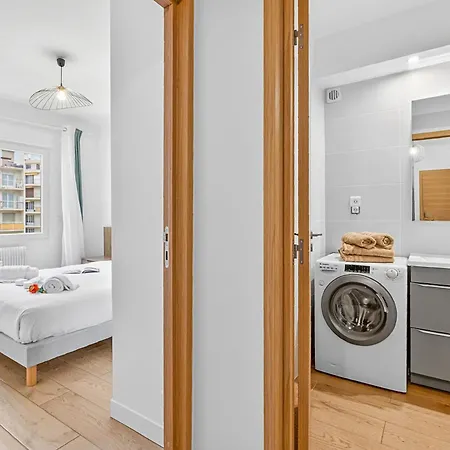2 Bedrooms Center, Balcony - Happy 아파트 앙티브