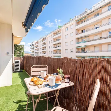 아파트 2 Bedrooms Center, Balcony - Happy