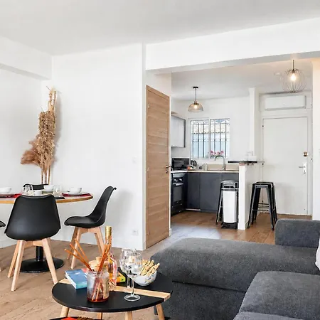 아파트 2 Bedrooms Center, Balcony - Happy