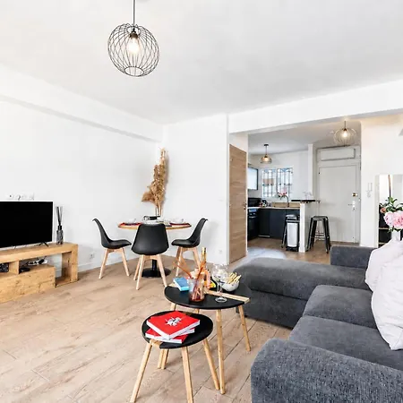2 Bedrooms Center, Balcony - Happy 앙티브